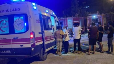 Hatay'ın Samandağ ilçesinde otelde çıkan yangında dumandan etkilenen 11 kişi