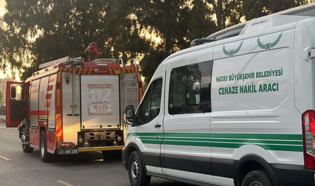 Hatay'ın İskenderun ilçesinde otomobilin motosiklete çarpması sonucu seyir halindeki otobüsün