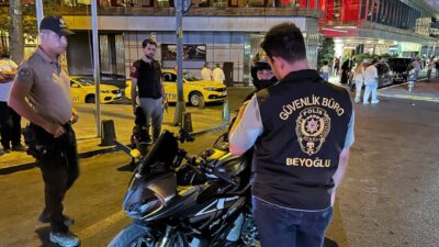  İstanbul'da polis ekipleri, asayişin sağlanması ve suçların önlenmesi amacıyla "huzur"