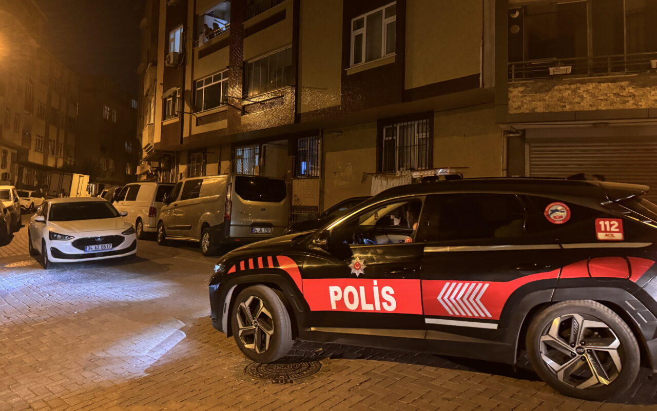 İstanbul'da göçmen kaçakçılığı organizatörleri ve düzensiz göçmenlere yönelik operasyon düzenlendi.