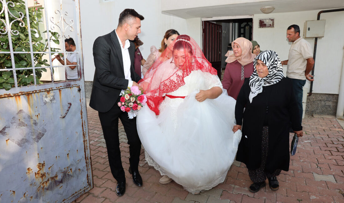  Kahramanmaraş'ın Göksun ilçesinde, engelli Hatice Alkan'ın düğün ve gelinlik giyme