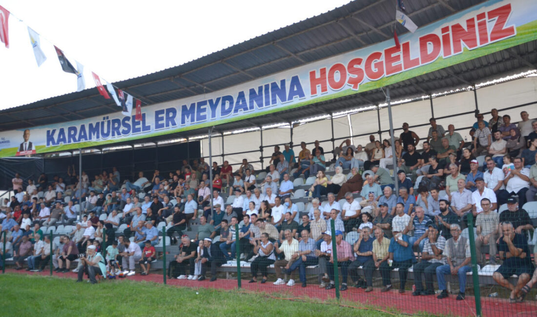  Kocaeli'nin Karamürsel ilçesinde bu yıl 41'ncisi düzenlenen Geleneksel Karamürsel Yağlı