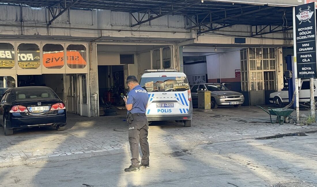  Kayseri'de oto tamirhanede çalışan kalfa, silahla iş yerindeki çırağı kazara
