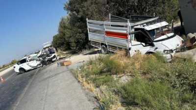 Konya'nın Karapınar ilçesinde, otomobil ile kamyonetin çarpışması sonucu 1 kişi