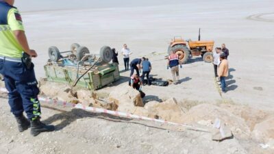 Konya'nın Kulu ilçesinde seyir halindeki traktörden ayrılan römorkun devrilmesi sonucu