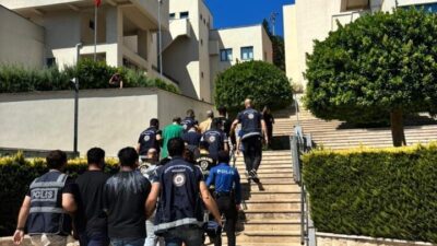 Muğla'nın Marmaris ilçesinde düzenlenen göçmen kaçakçılığı operasyonunda gözaltına alınan 10