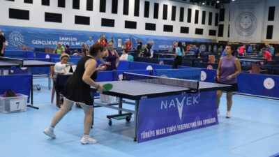  Masa tenisinde, Veteranlar Türkiye Şampiyonası Samsun'da başladı.