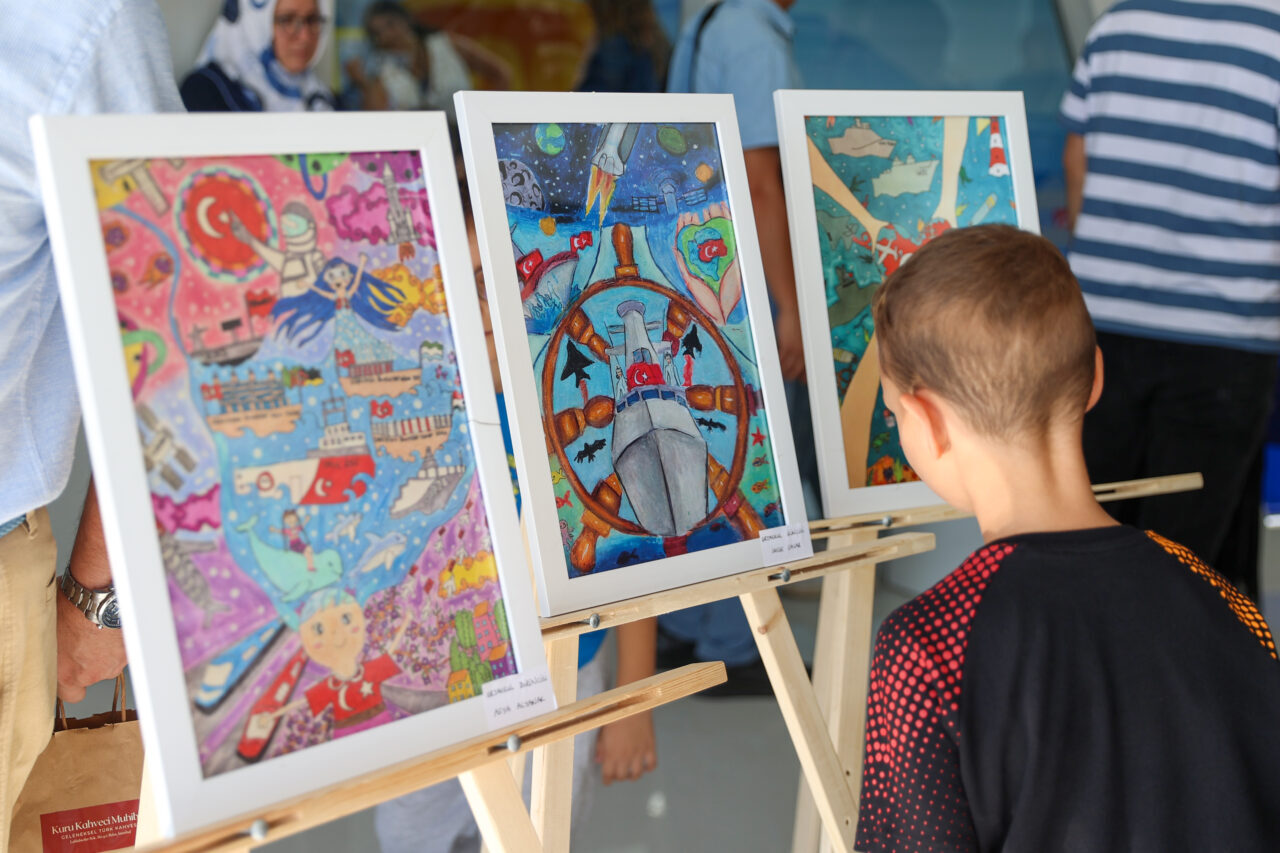  "Mavi Vatan Resim Yarışması"nda başarılı olan öğrencilerin eserleri, TEKNOFEST Mavi