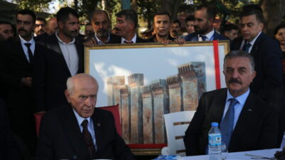 MHP Genel Başkanı Devlet Bahçeli, Bitlis'in Ahlat ilçesinde partililer ve