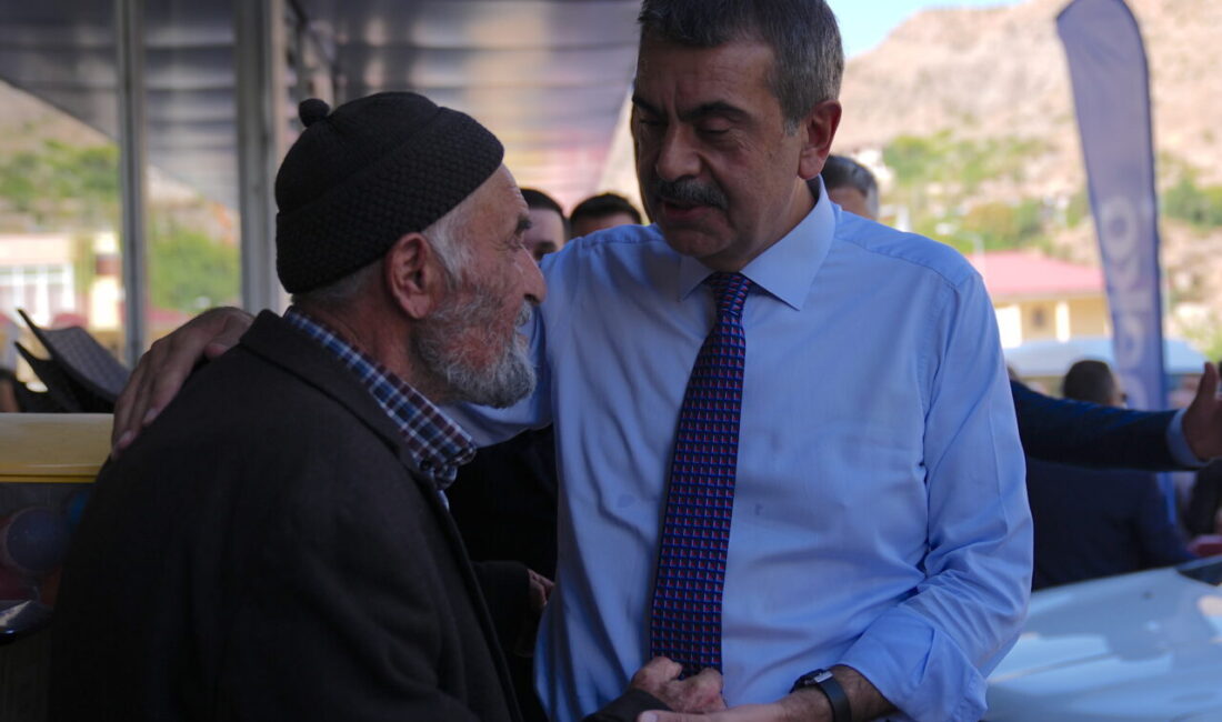 Milli Eğitim Bakanı Yusuf Tekin, "Milli Eğitim Bakanlığında bir kardeşiniz