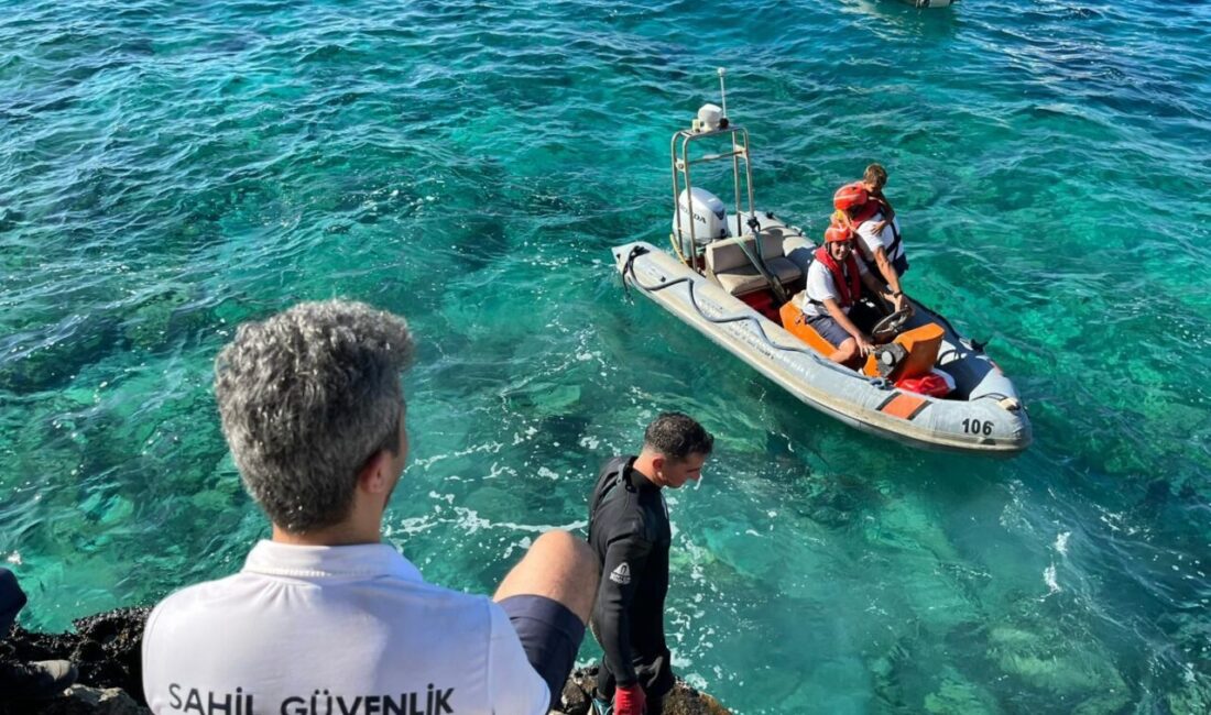 Muğla'nın Milas ilçesinde 8 kişinin bulunduğu fiber teknenin batması sonucu