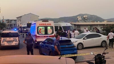  Muğla'nın Milas ilçesinde sokakta silahlı saldırıya uğrayan kadın hayatını kaybetti.