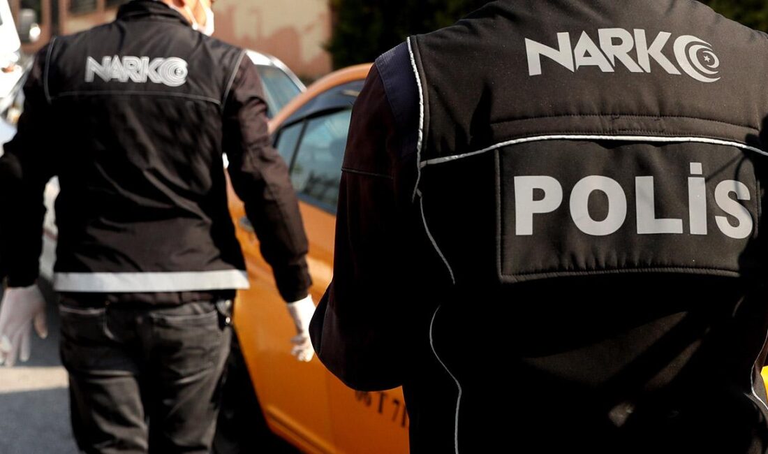  İçişleri Bakanı Ali Yerlikaya, Bursa'da düzenlenen operasyonda, 300 bin uyuşturucu