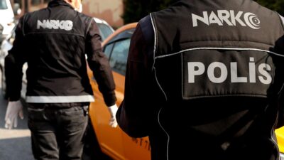  İçişleri Bakanı Ali Yerlikaya, Bursa'da düzenlenen operasyonda, 300 bin uyuşturucu