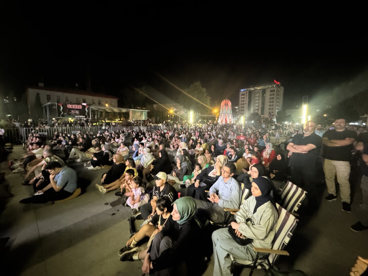 Niğde Belediyesi tarafından düzenlenen "Minderli Sinema Günleri" etkinliğinde "Sessiz Çığlık"