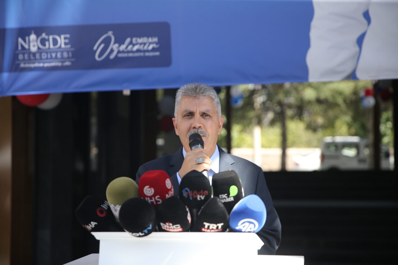 Niğde Belediyesi tarafından inşa ettirilen Yaşar Kaplan Kütüphanesi ve Doktor