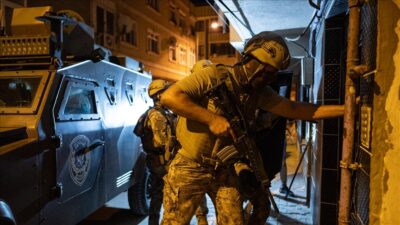 MİT ve Jandarma Genel Komutanlığının İstanbul ve Adana'da "siber casus"lara