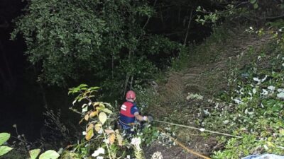 Ordu'nun Ünye ilçesinde tarım aracının uçuruma yuvarlanması sonucu sürücü öldü,