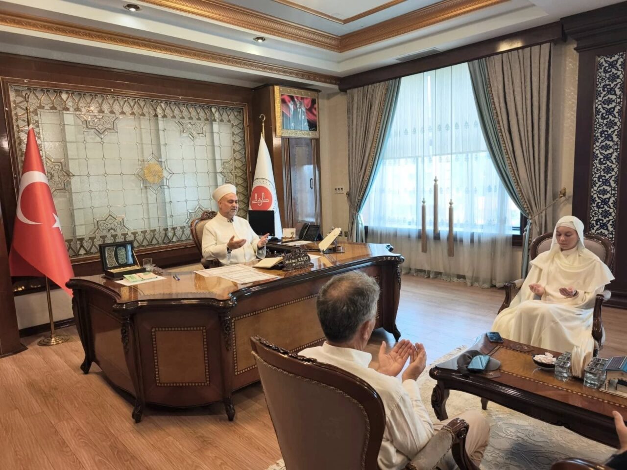 Adana'da yaşayan Polonya vatandaşı Martyna Kaminska, İl Müftülüğü'nde yapılan merasimle