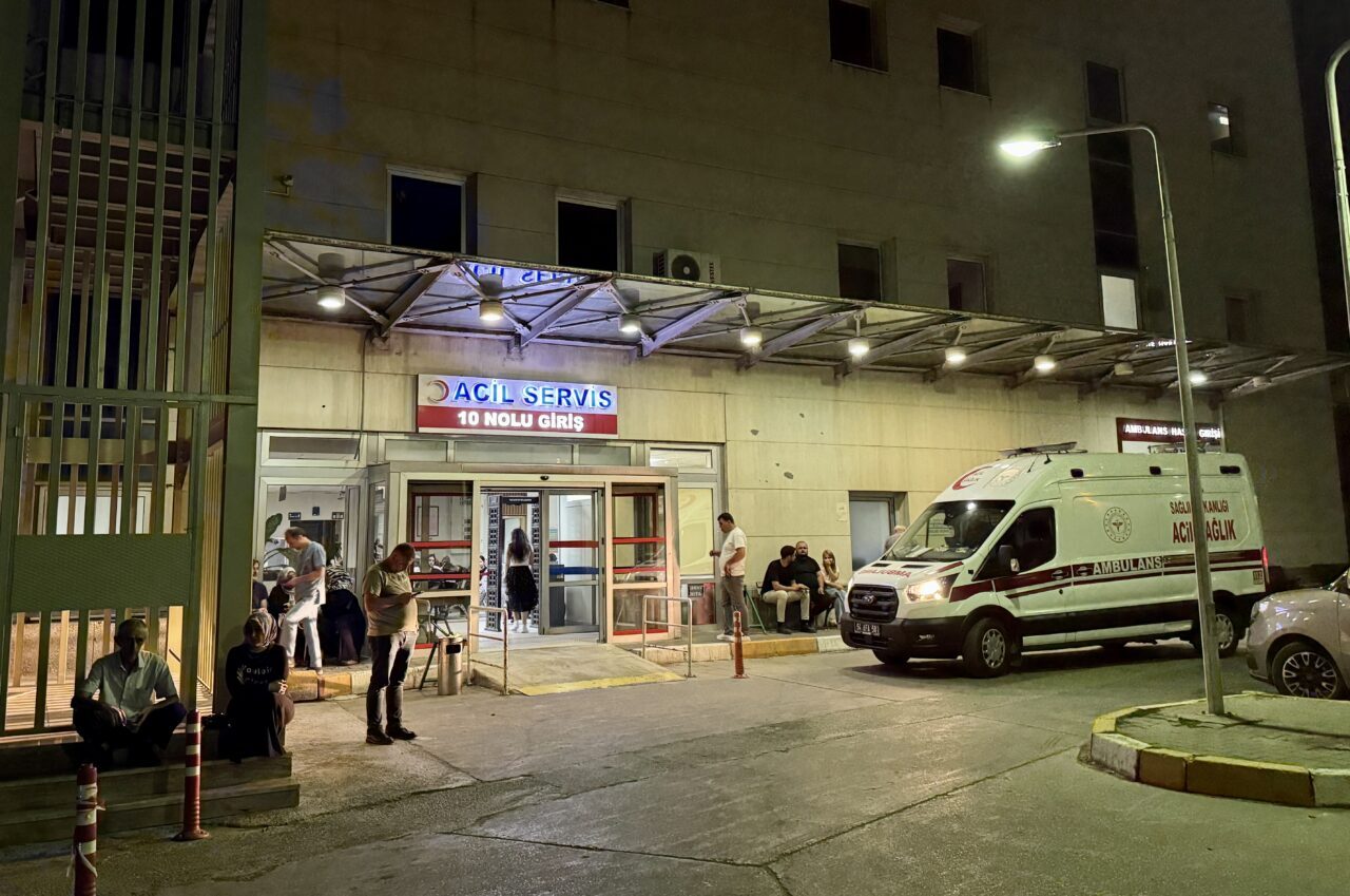 Sakarya'nın Adapazarı ilçesinde boşanma aşamasında olduğu eşi tarafından silahla vurulan