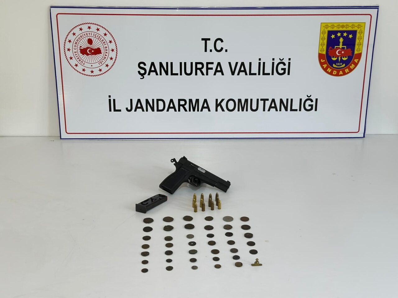  Şanlıurfa'nın Siverek ilçesinde tarihi eser olduğu değerlendirilen 40 sikke ile