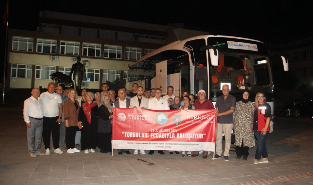 Sinop'ta "Torunları Ecdadıyla Buluşuyor Projesi" kapsamında şehit yakınları ve gaziler,
