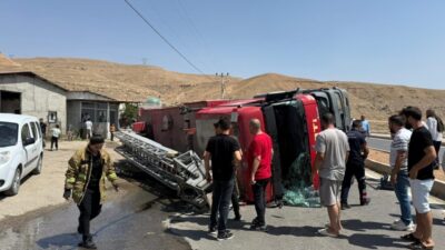 Şırnak’ın Cizre ilçesinde yangına giderken devrilen itfaiye aracında bulunan 5
