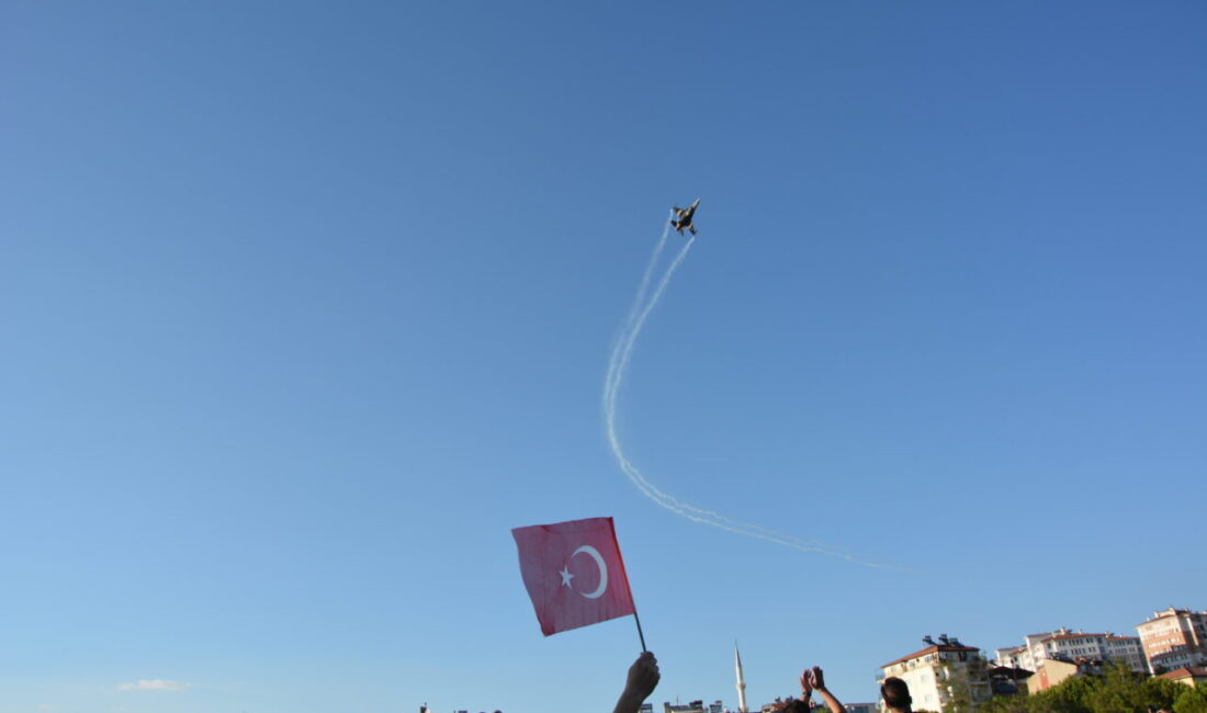 Manisa'nın Demirci ilçesinde SOLOTÜRK tarafından Kurtuluş Festivali öncesinde keşif ve