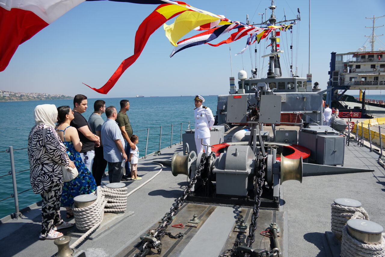  Tekirdağ'da 30 Ağustos Zafer Bayramı dolayısıyla Deniz Kuvvetleri Komutanlığı mayın