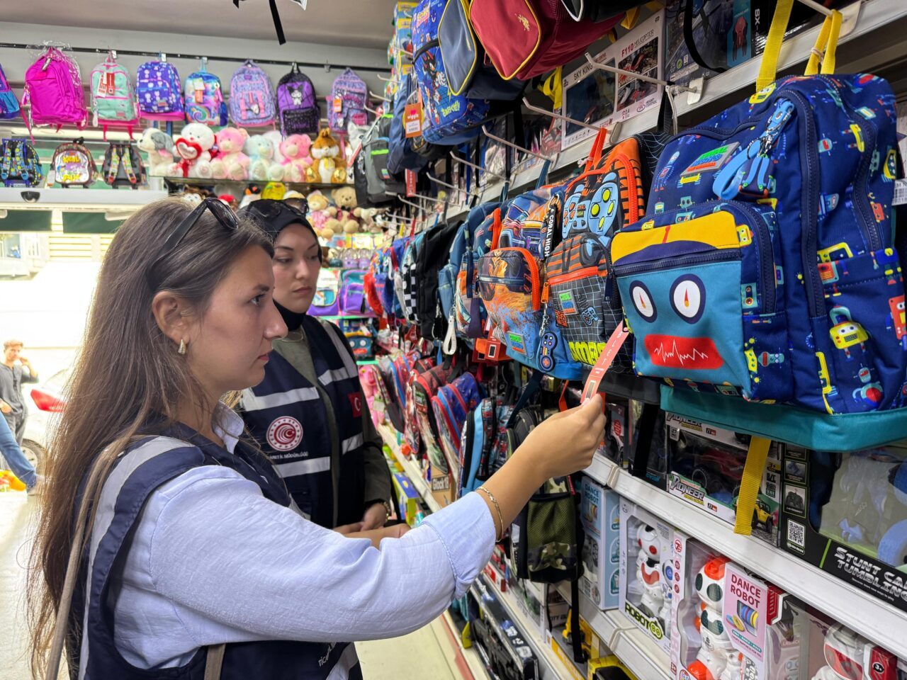  İstanbul Ticaret İl Müdürlüğü ekipleri, kentte 2025-2026 yılı eğitim öğretim