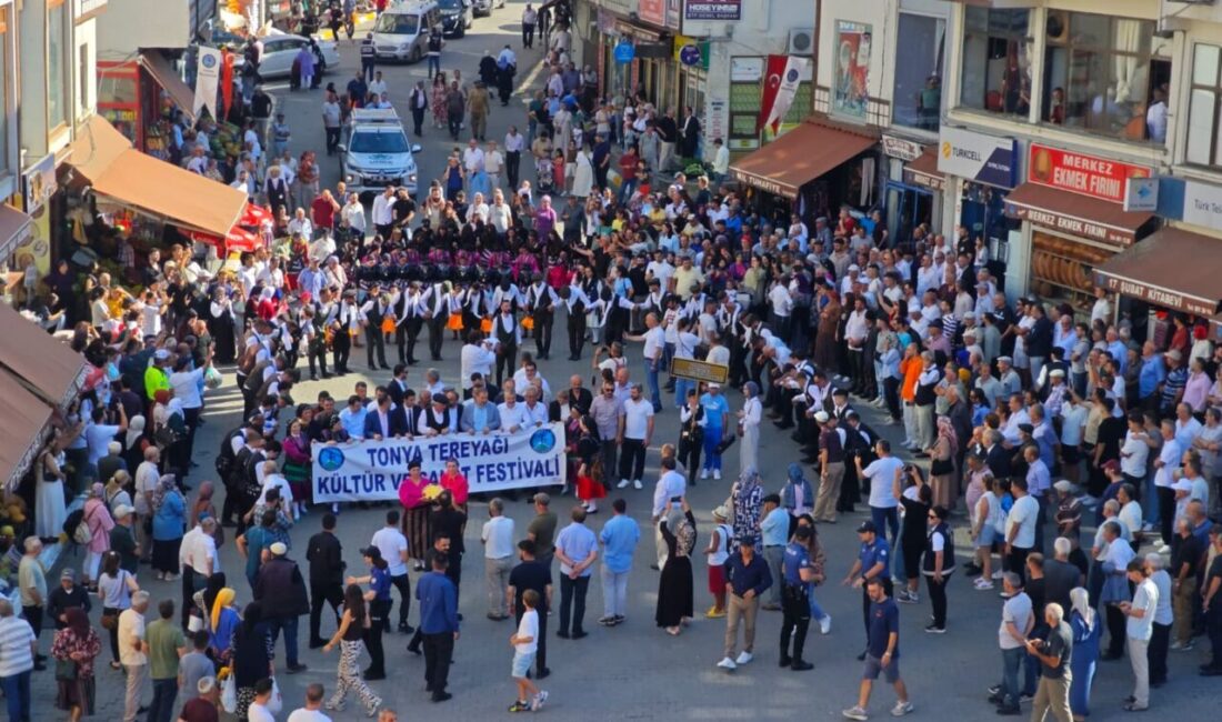 Trabzon'un Tonya ilçesinde bu yıl 22'ncisi düzenlenen "Tonya Tereyağı Kültür