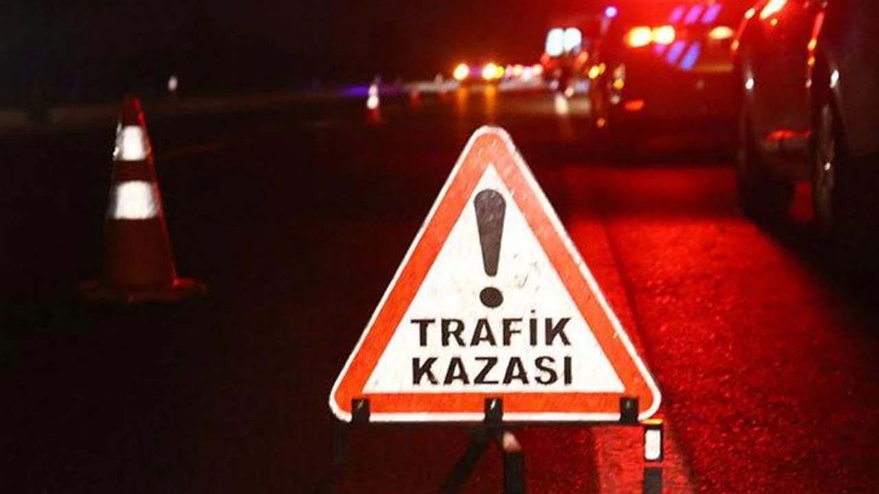  Balıkesir'in Ayvalık ilçesinde, zincirleme trafik kazasında 1 kişi öldü, 3