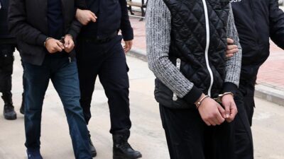 Kayseri'de çocuk oyun parkına tuvaletini yapan kişi polis ekiplerince yakalandı.