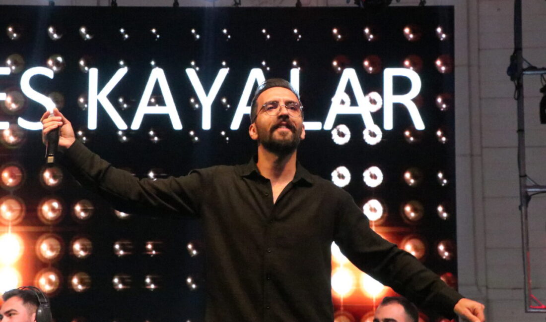 Yozgat'ta 24. Uluslararası Sürmeli Şenliği, kortej yürüyüşü ve konserlerle başladı.