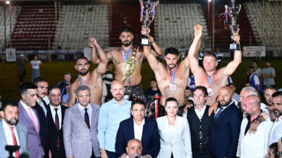  673. Tarihi Elmalı Yağlı Güreşleri'nin başpehlivanlık final müsabakasında Feyzullah Aktürk'ü