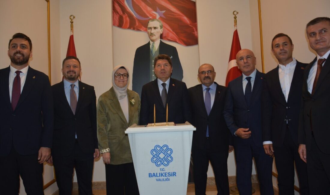 Adalet Bakanı Yılmaz Tunç, Balıkesir'de cenaze törenine katıldı, çeşitli ziyaretler
