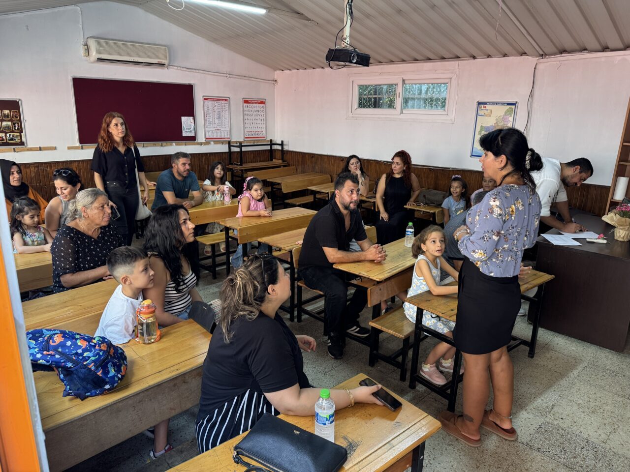 Adana ve Mersin'de okul öncesi ve ilkokul birinci sınıf öğrencilerine