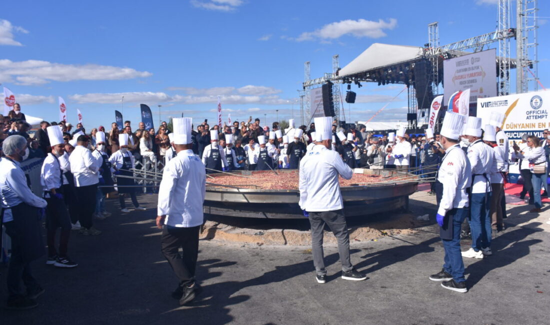 Afyonkarahisar'da "7. Uluslararası Gastro Afyon Turizm ve Lezzet Festivali" başladı.