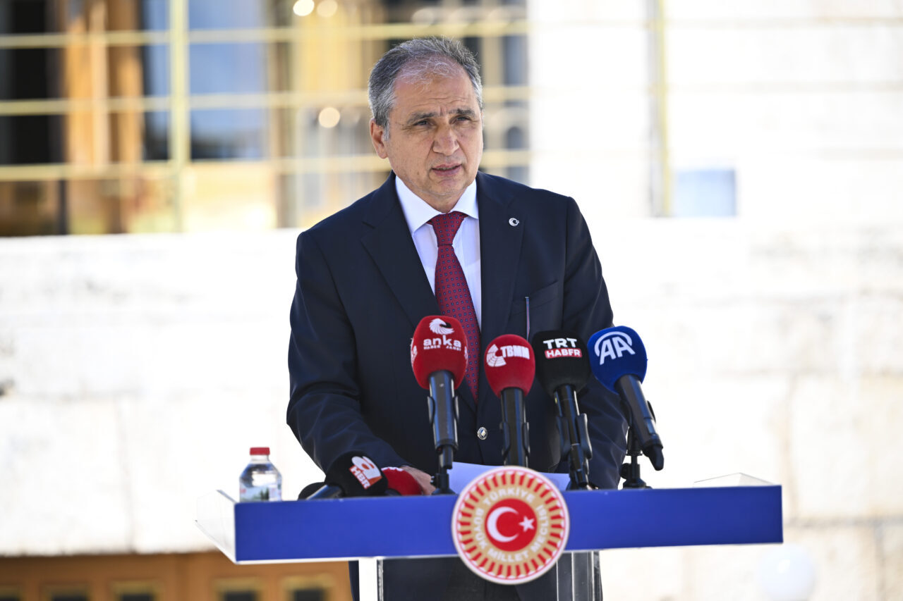 AK Parti Uşak Milletvekili İsmail Güneş, "Maalesef, Uşak Belediye Başkanı