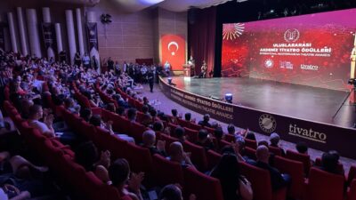 Antalya'da, bu yıl ilk defa düzenlenen "Uluslararası Akdeniz Tiyatro Ödülleri"