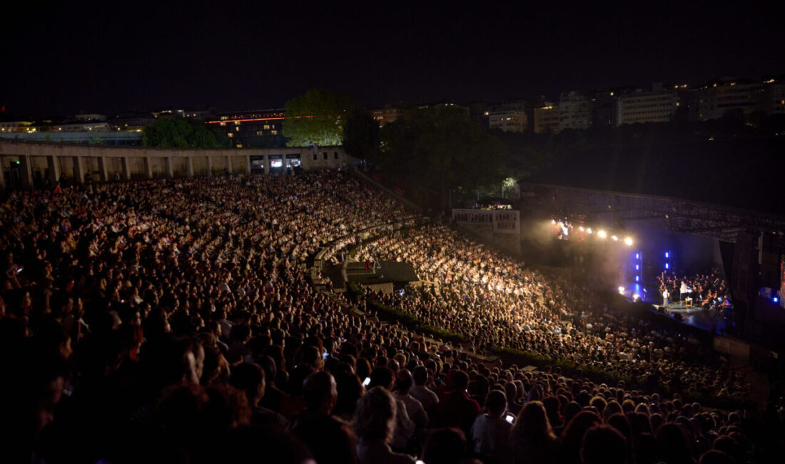 Türk pop müziğinin usta yorumcularından Aşkın Nur Yengi, Bayhan Müzik