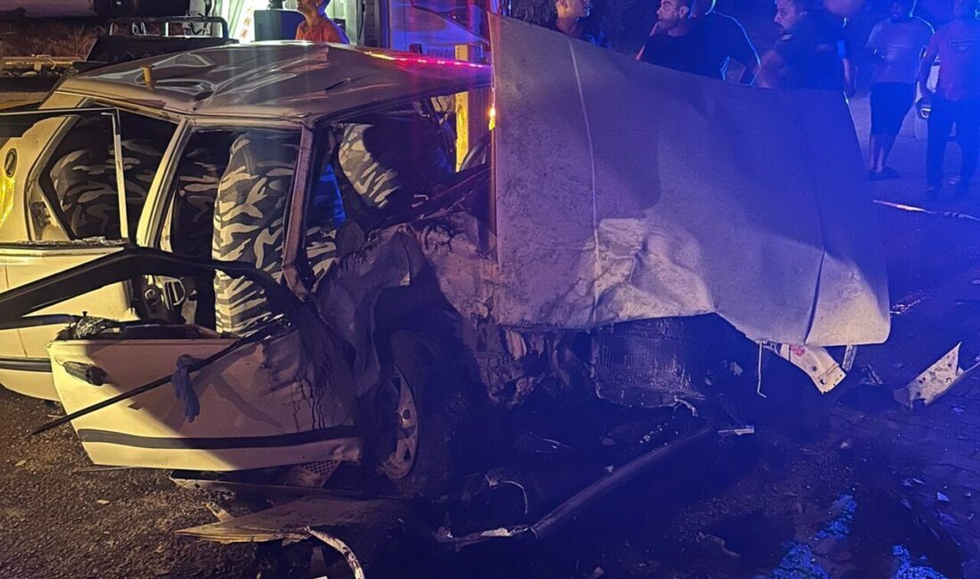 Aydın'ın Nazilli ilçesinde iki otomobilin çarpışması sonucu 8 kişi yaralandı.