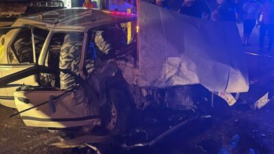 Aydın'ın Nazilli ilçesinde iki otomobilin çarpışması sonucu 8 kişi yaralandı.