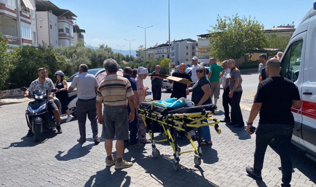 Aydın'ın Nazilli ilçesinde trafik kazasında yaralanan kadın, ambulans gelene kadar