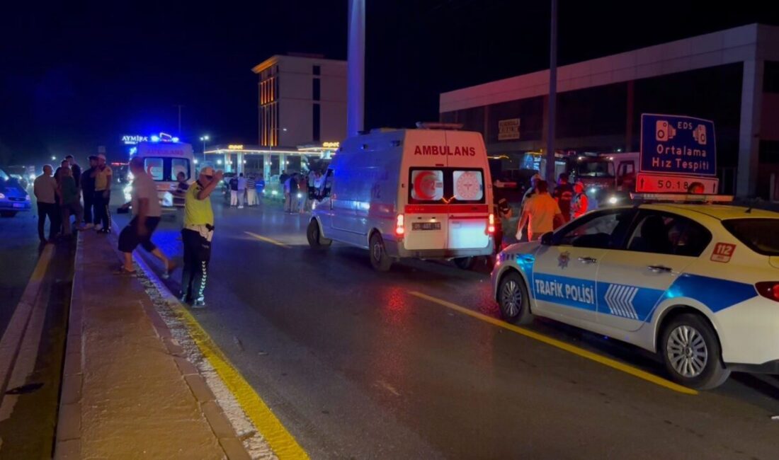 Aydın'ın Efeler ilçesinde 3 aracın karıştığı zincirleme trafik kazasında bir