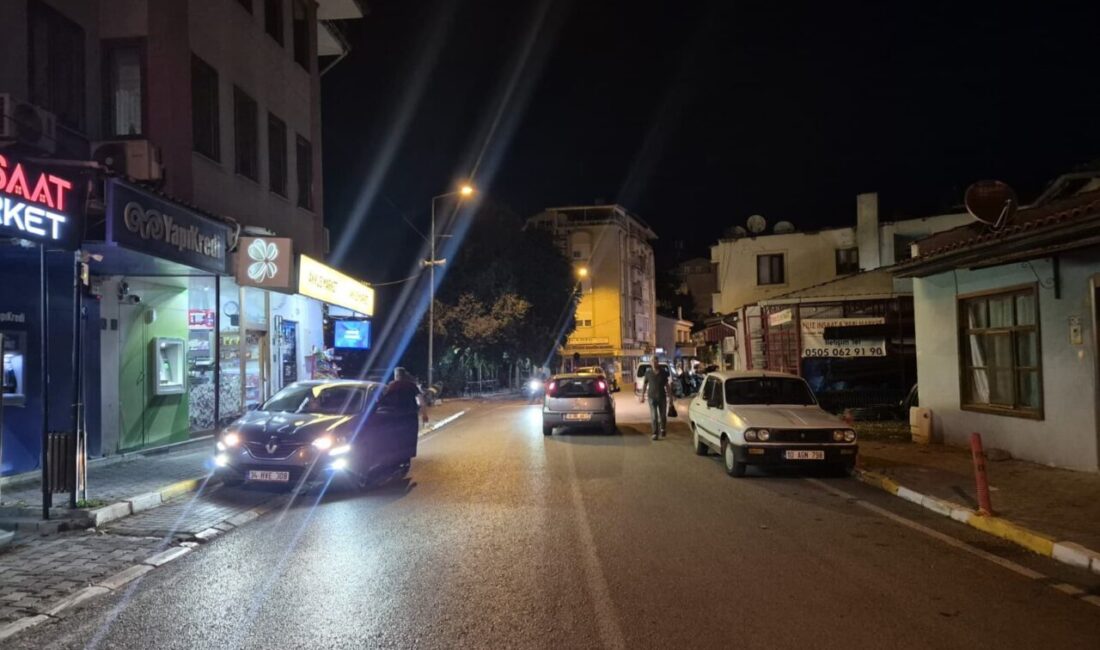 Balıkesir'in Sındırgı ilçesinde saat 20.08'de 4 büyüklüğünde deprem meydana geldi.