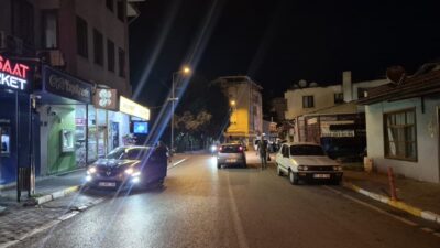 Balıkesir'in Sındırgı ilçesinde saat 20.08'de 4 büyüklüğünde deprem meydana geldi.