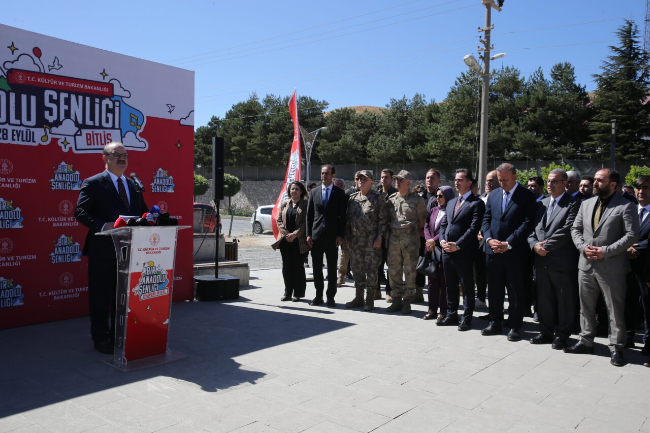 Bitlis'te 22-28 Eylül tarihlerinde çeşitli etkinliklerin düzenleneceği "Bir Anadolu Şenliği"