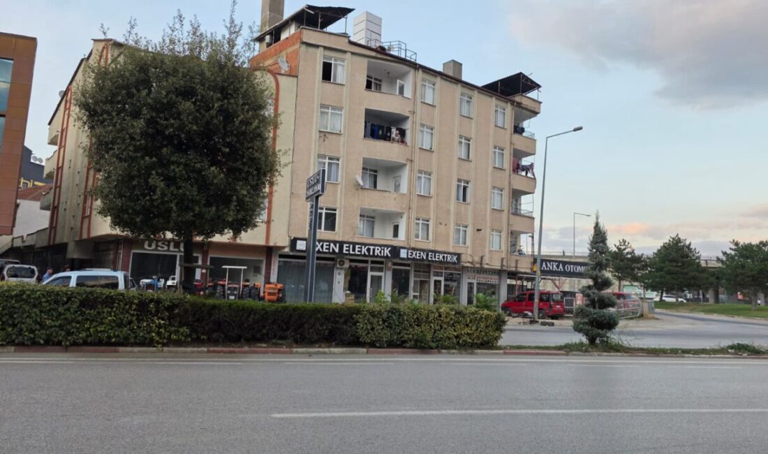  Bursa'nın İnegöl ilçesinde apartmanın üçüncü katından düşerek ağır yaralanan 5