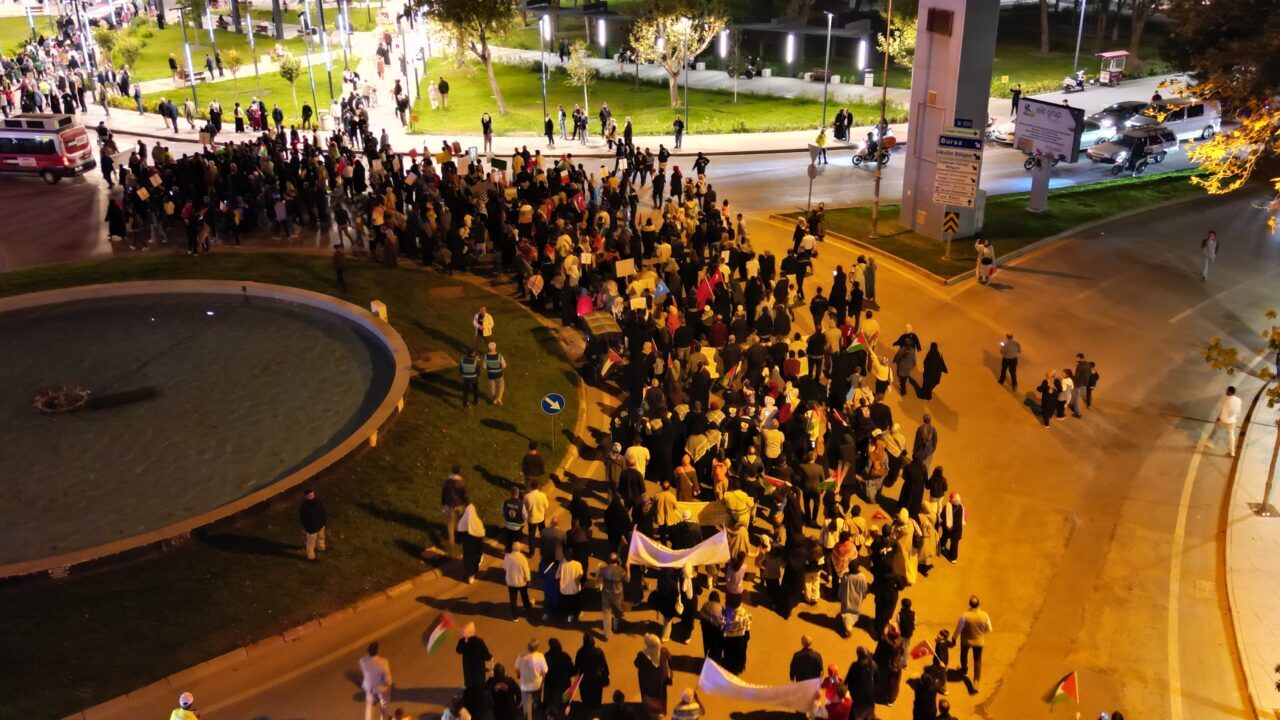 Bursa'nın İnegöl ilçesinde, Gazze'de yaşanan insani drama dikkati çekmek ve